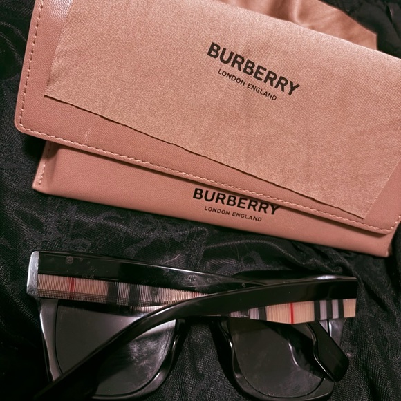 Burberry Black Sunglasses with Tan Case